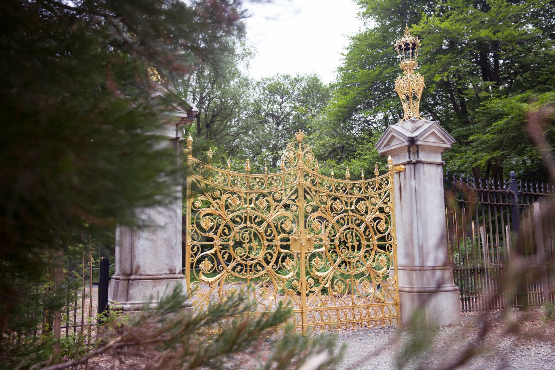 Background image - Ben More Garden Gate