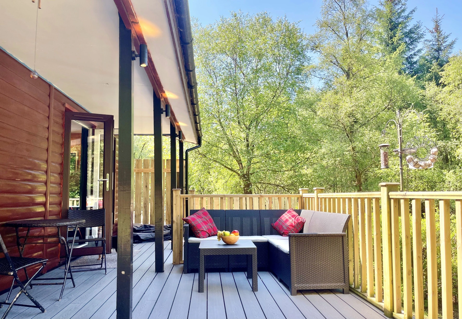 Ash Lodge with hot tub Image 1