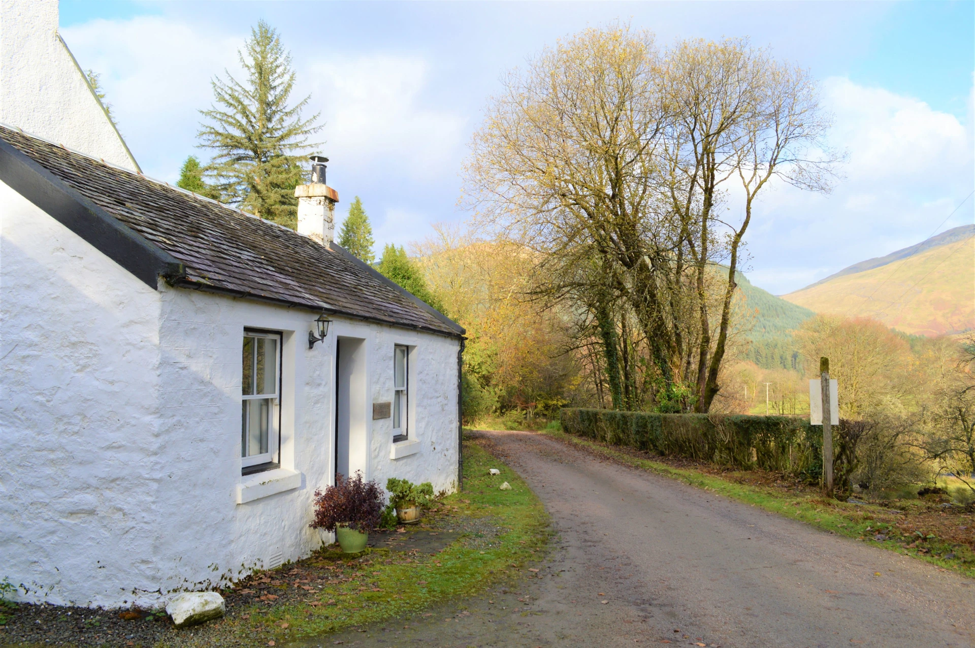 Glenbranter Cottage Image 1