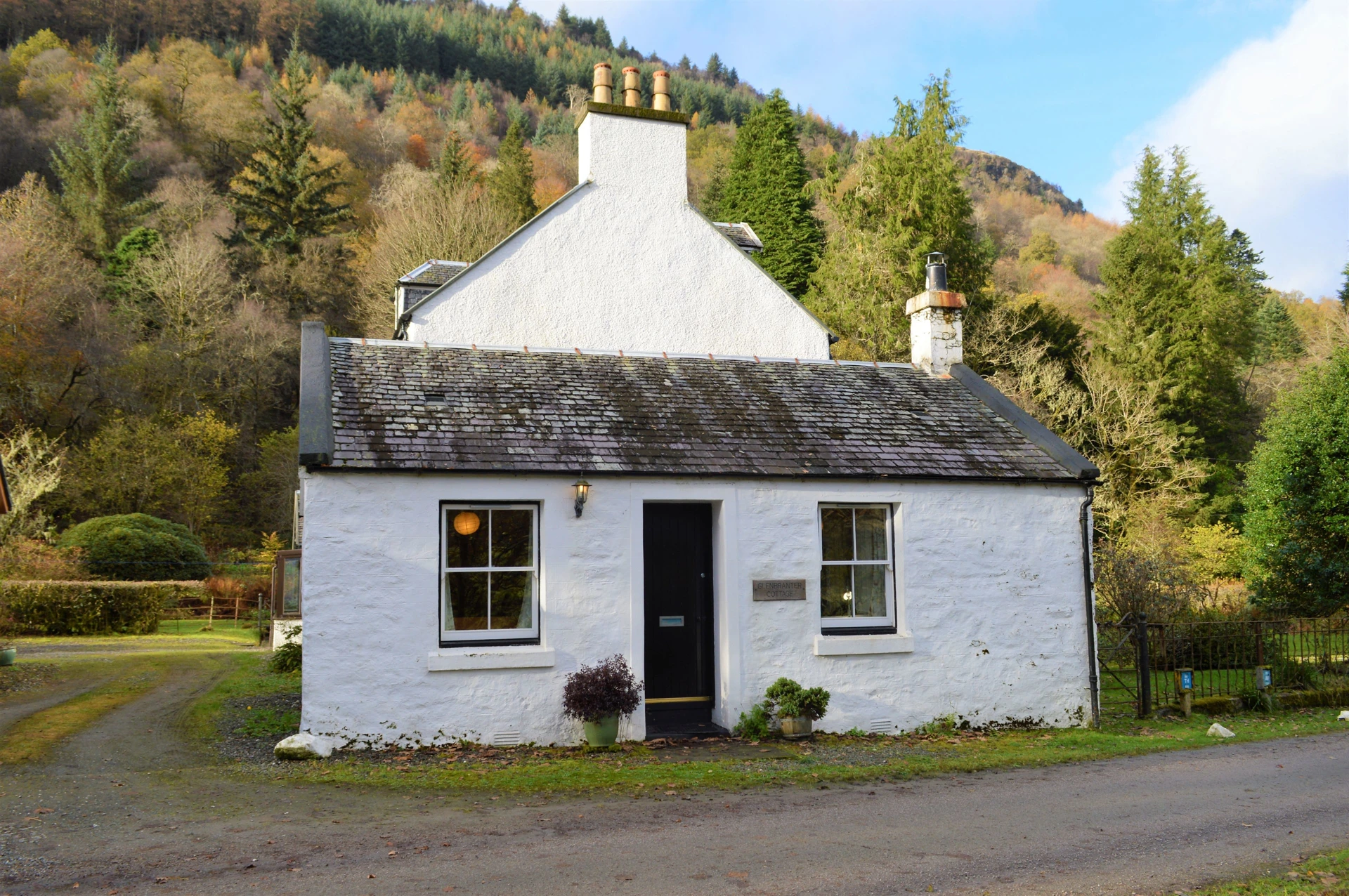 Glenbranter Cottage Image 1
