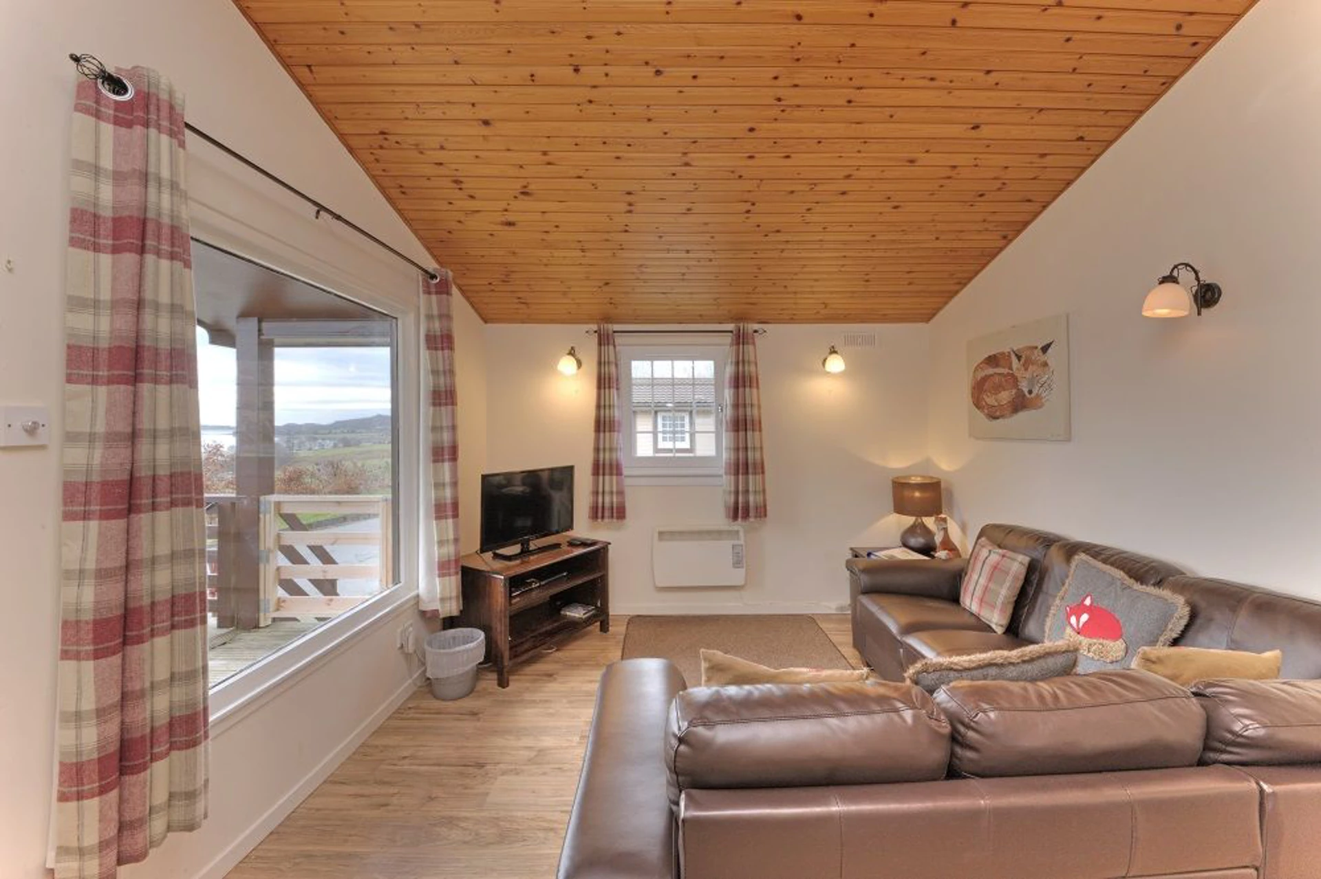 Fox Den Lodge- Pet Friendly Image 1