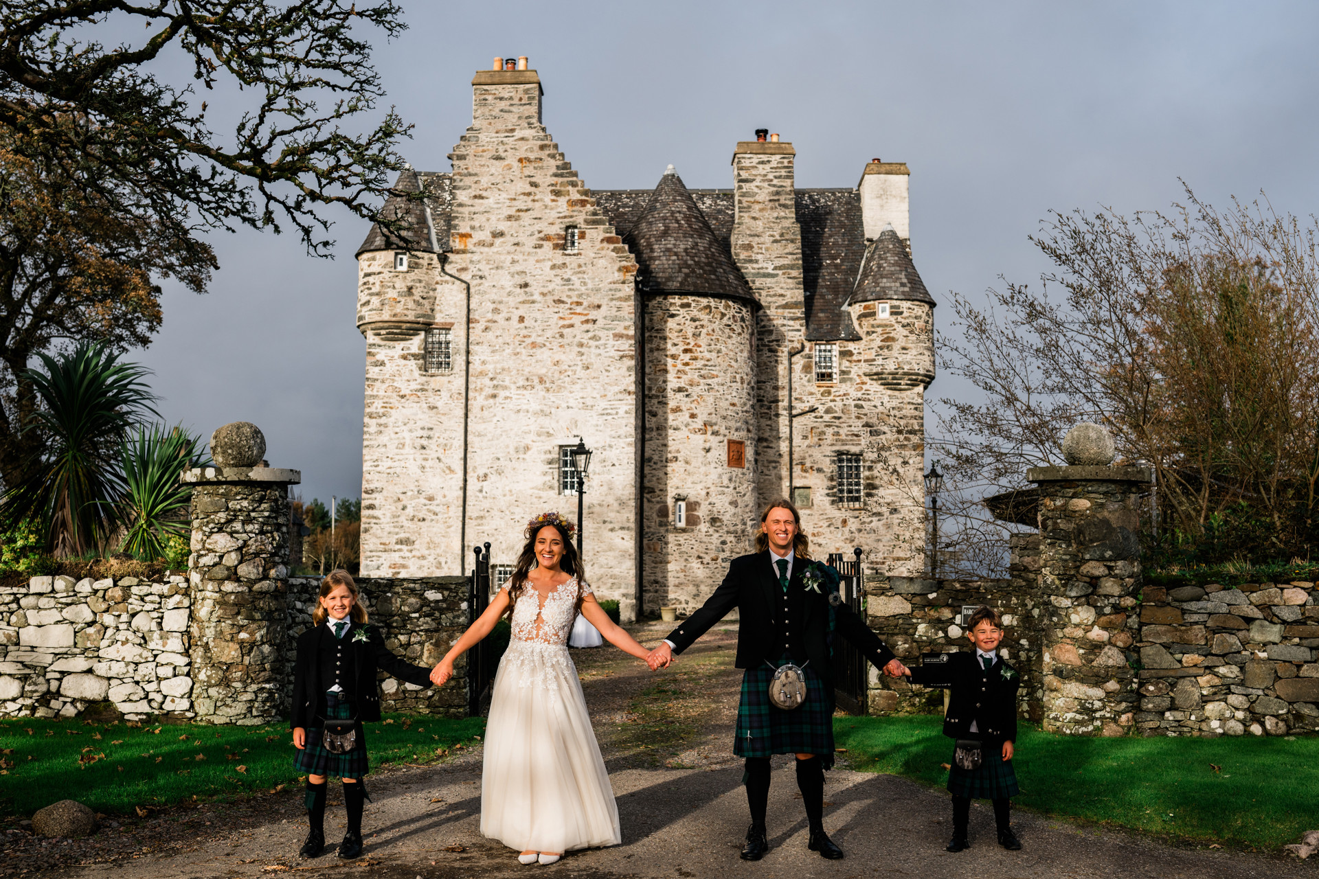 Background image - Laurie & Jacob Wedding Previews 55