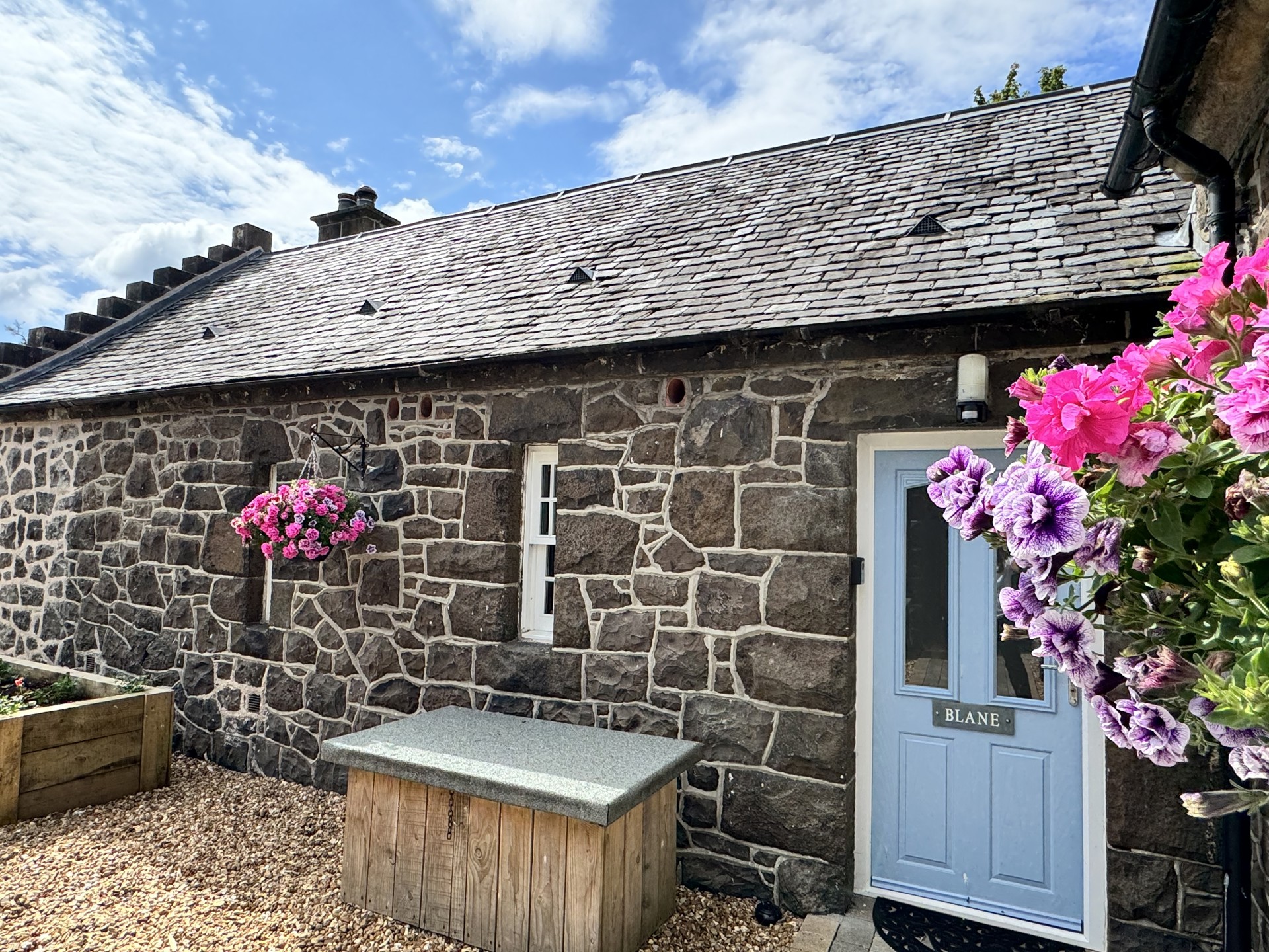 Background image - blane_cottage_exterior.jpg