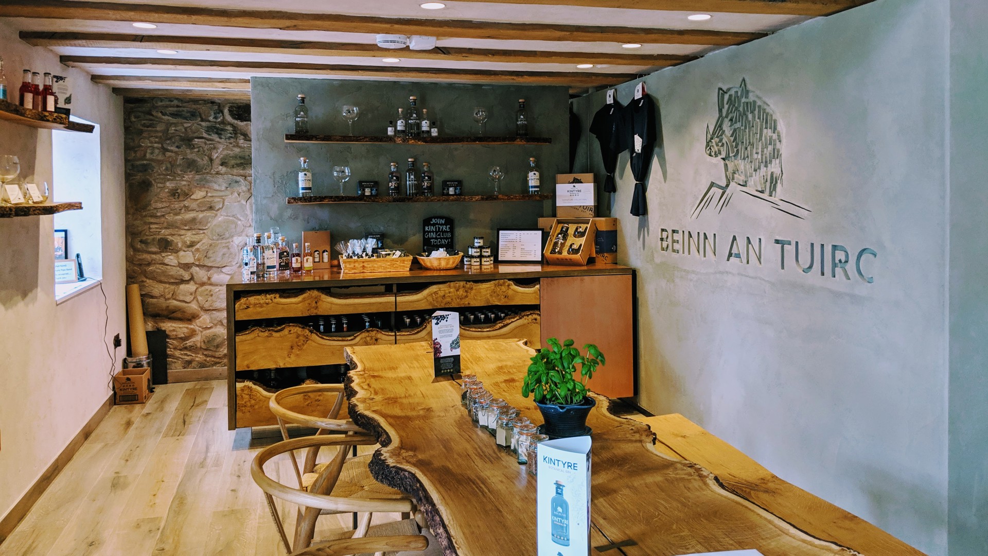 Background image - shop.jpg