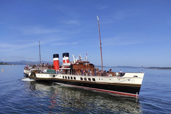 waverley_berthing_at_dunoon.jpeg