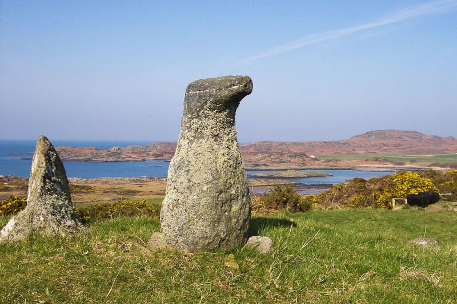 Background image - Bodach And Cailleach Gigha