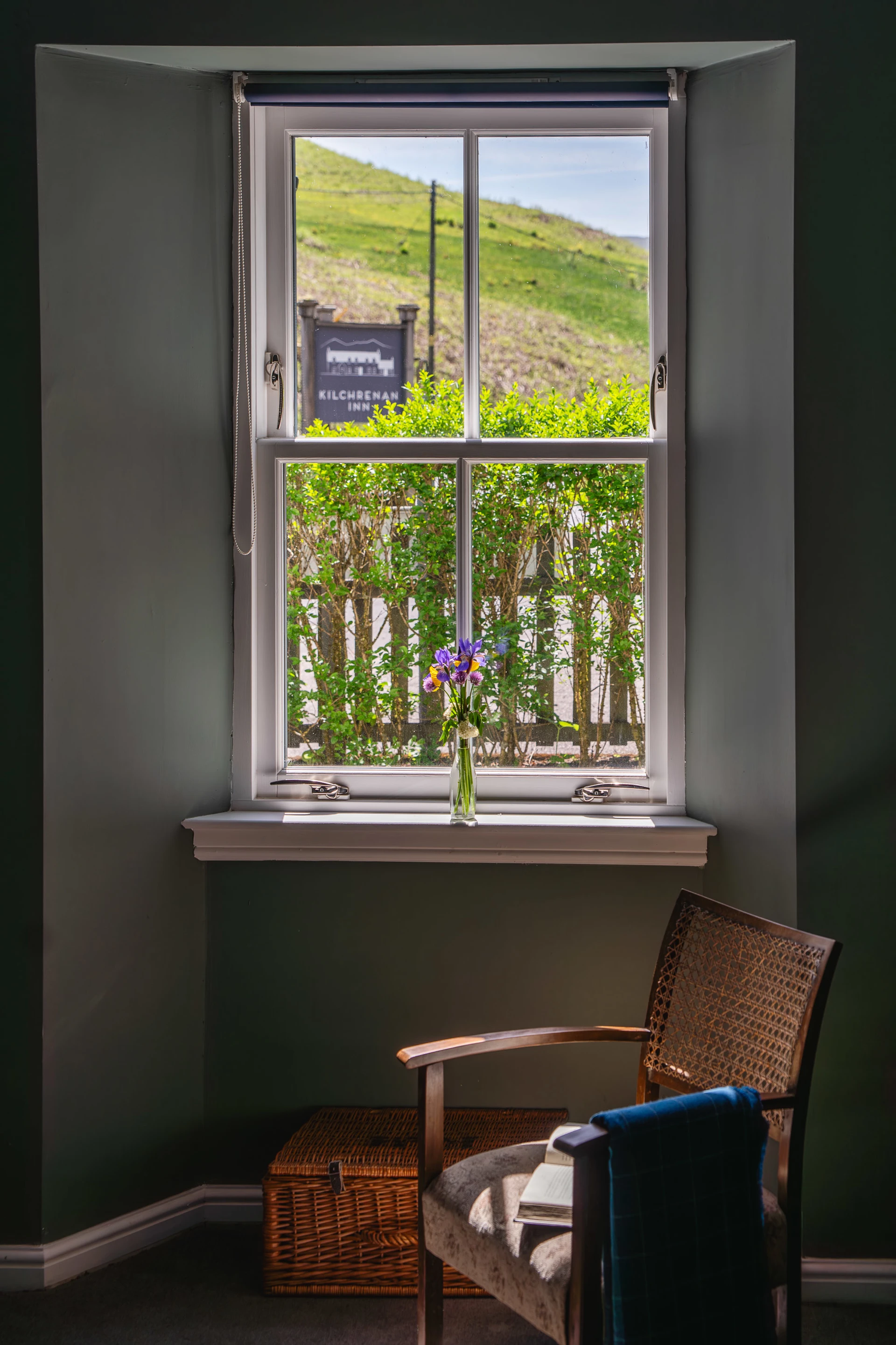 26 05 Kilchrenan Inn Room 4 Web Optimised (C) Hannah Goldsmith 7