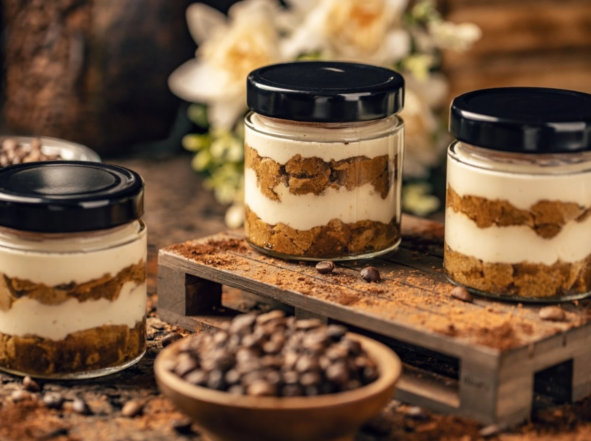 tiramisu_dessert_in_jar_.jpg