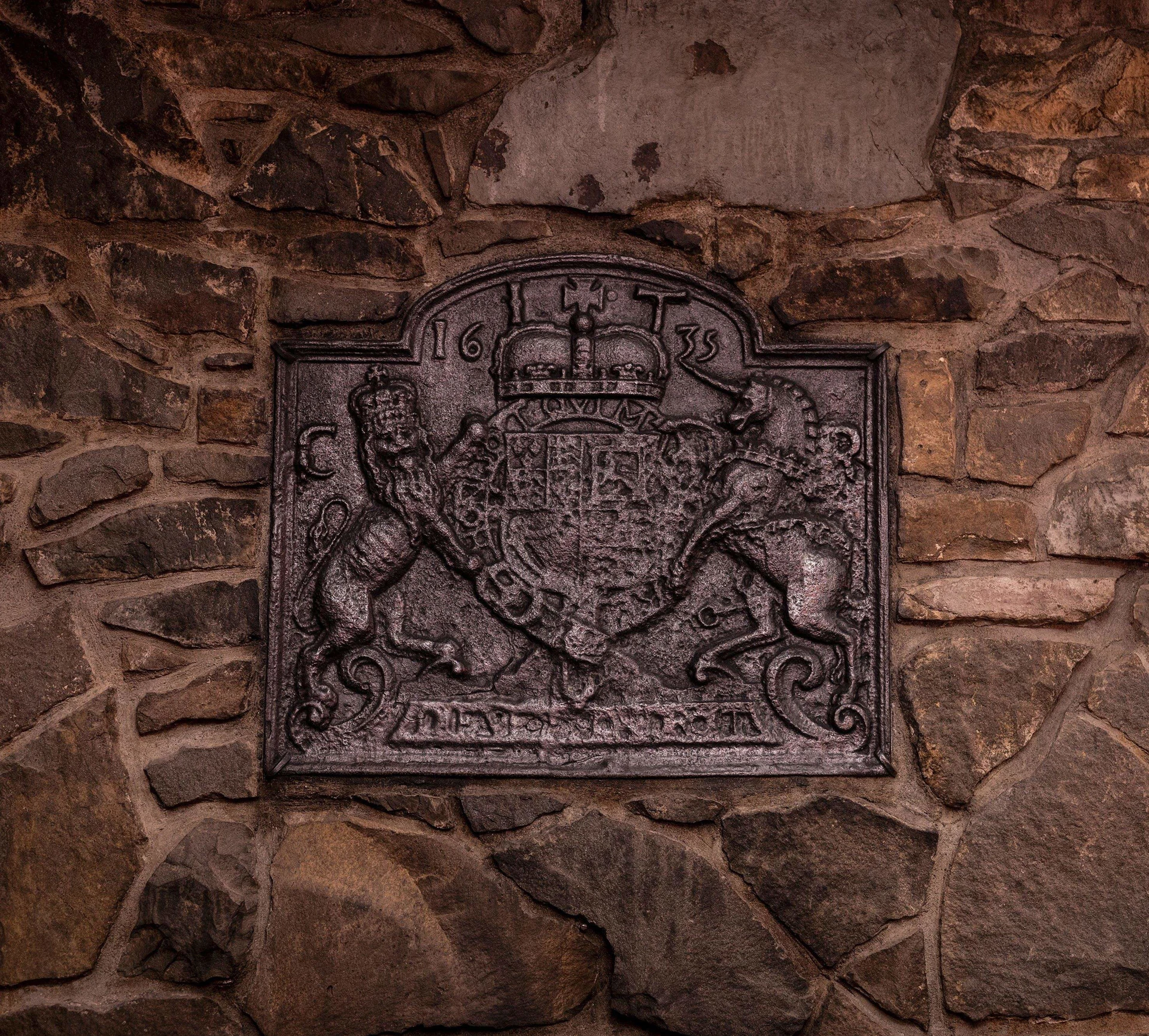 1635 Wall Plaque