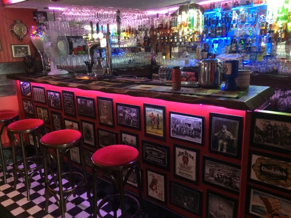 Honky Tonk Bar