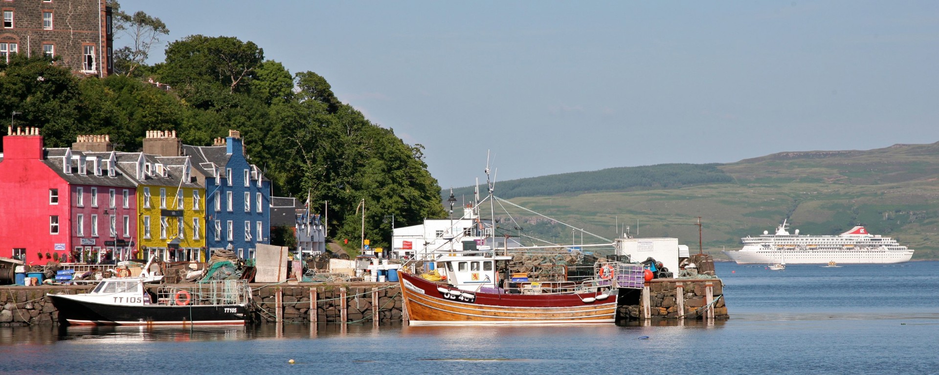 Background image - Tobermory And Cruise Ship Credit Tob Harbour