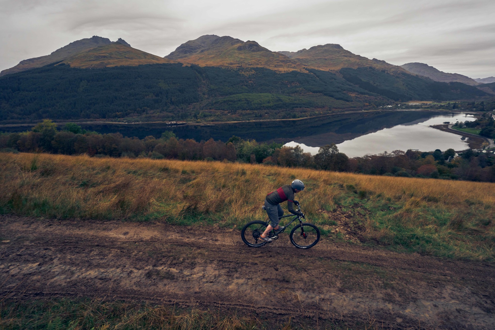 Background image - Gravel_Biking_Arrochar_StephenSweeneyPhotography