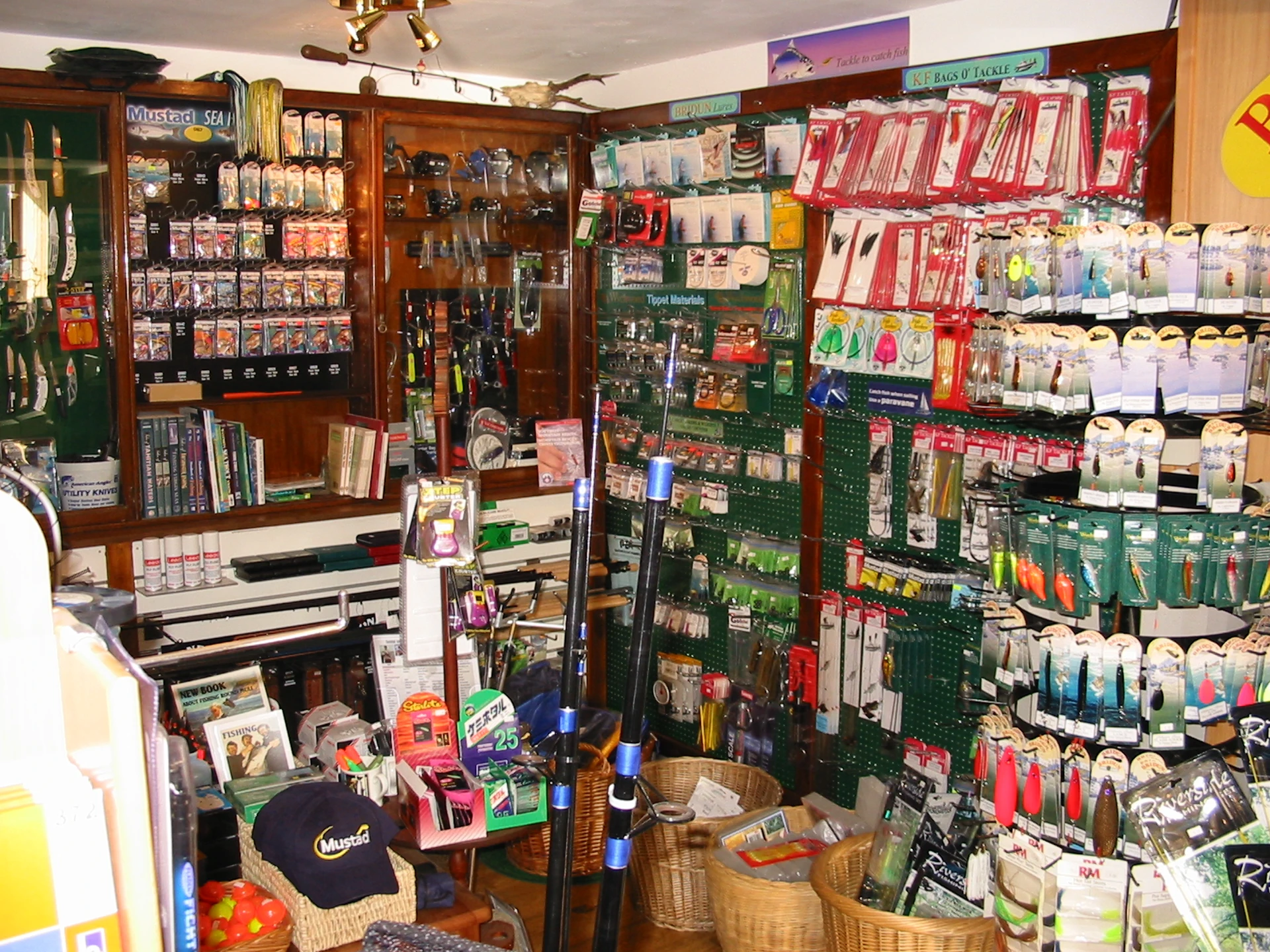 t_b_interior_tackle_and_books__1_.jpg