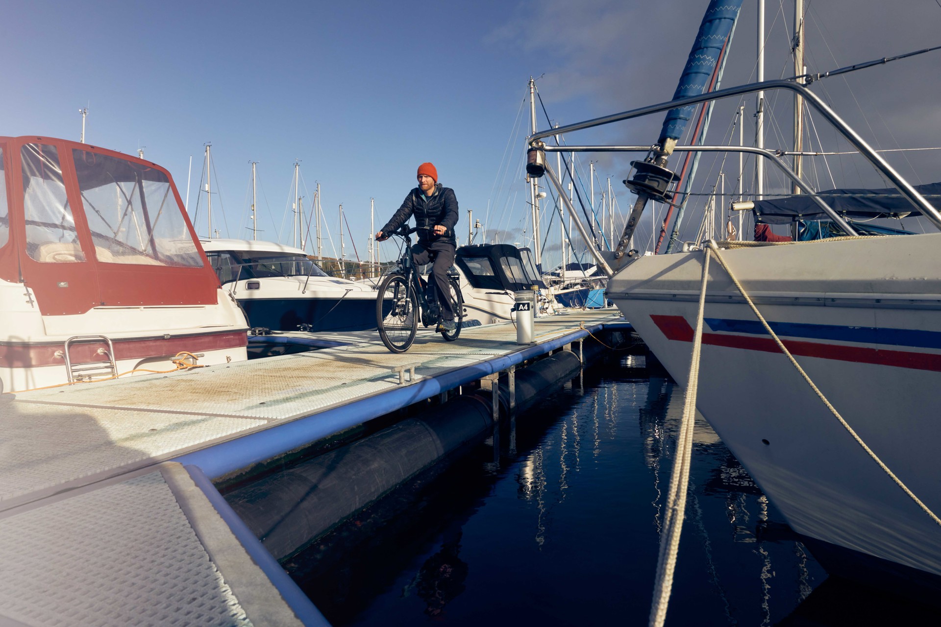 Background image - Leisure_Cycling_Bute5_StephenSweeneyPhotography