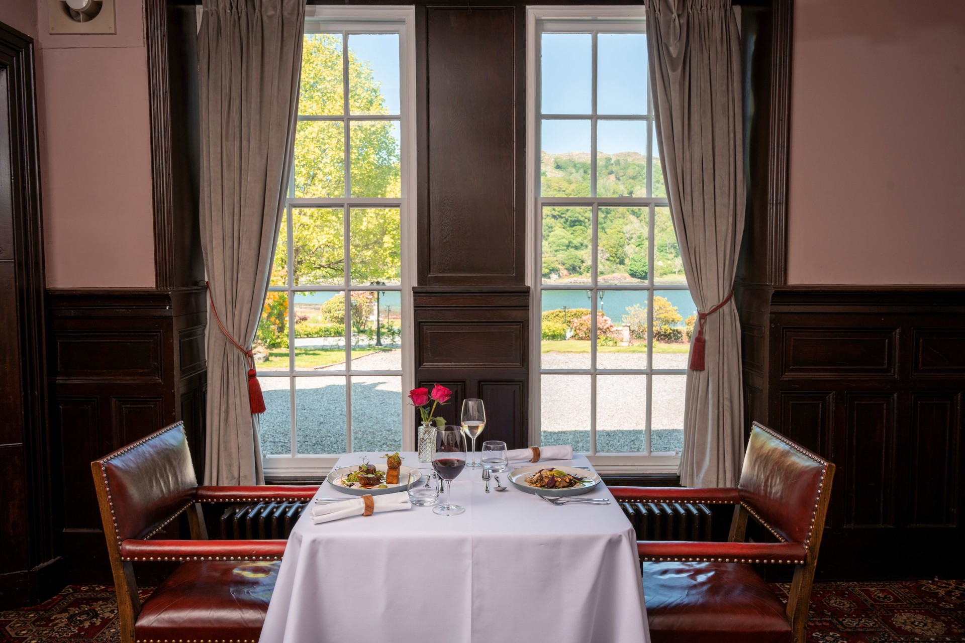 Background image - knipoch_house_hotel_restaurant_with_a_view.jpg
