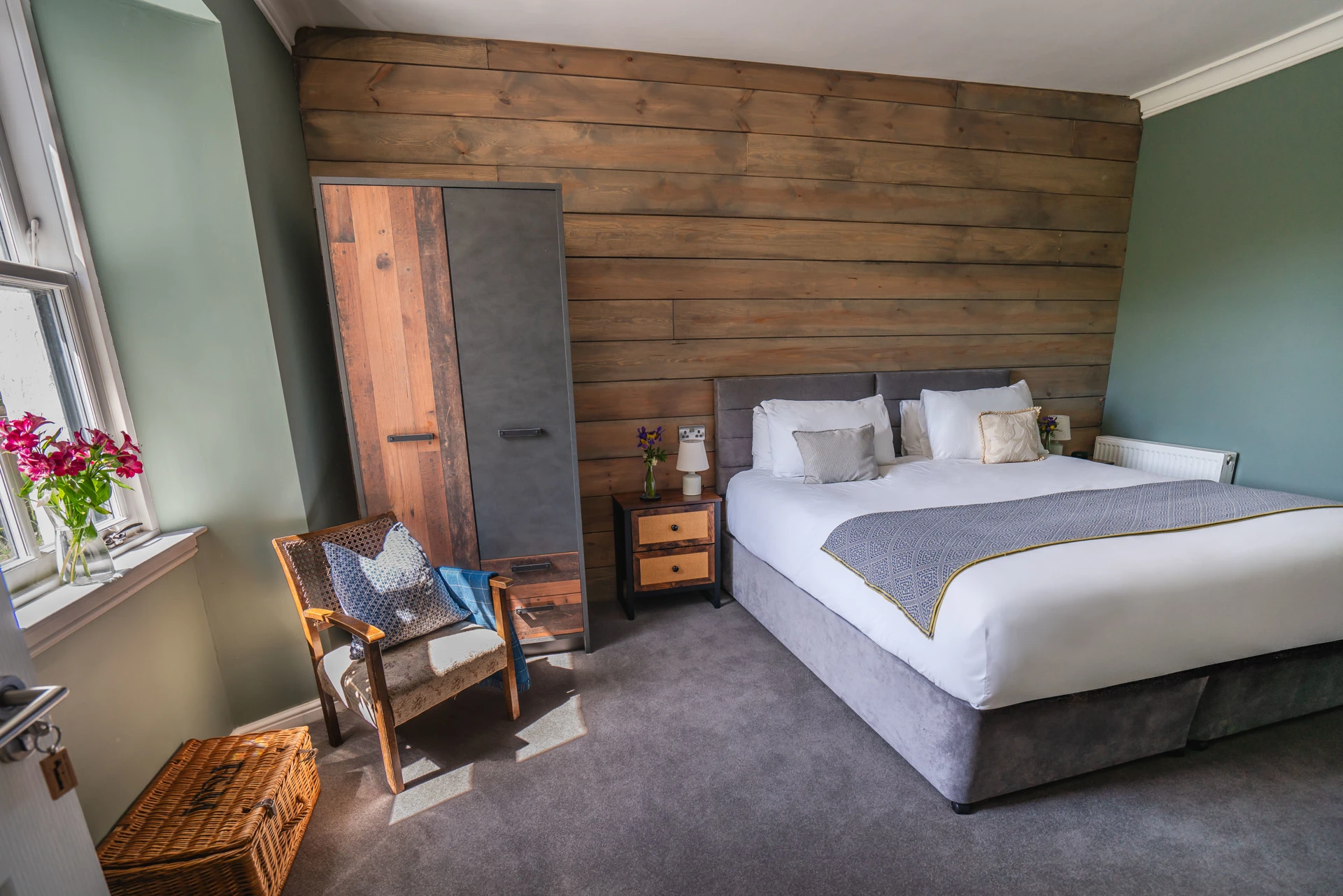 26 05 Kilchrenan Inn Room 4 Web Optimised (C) Hannah Goldsmith 1