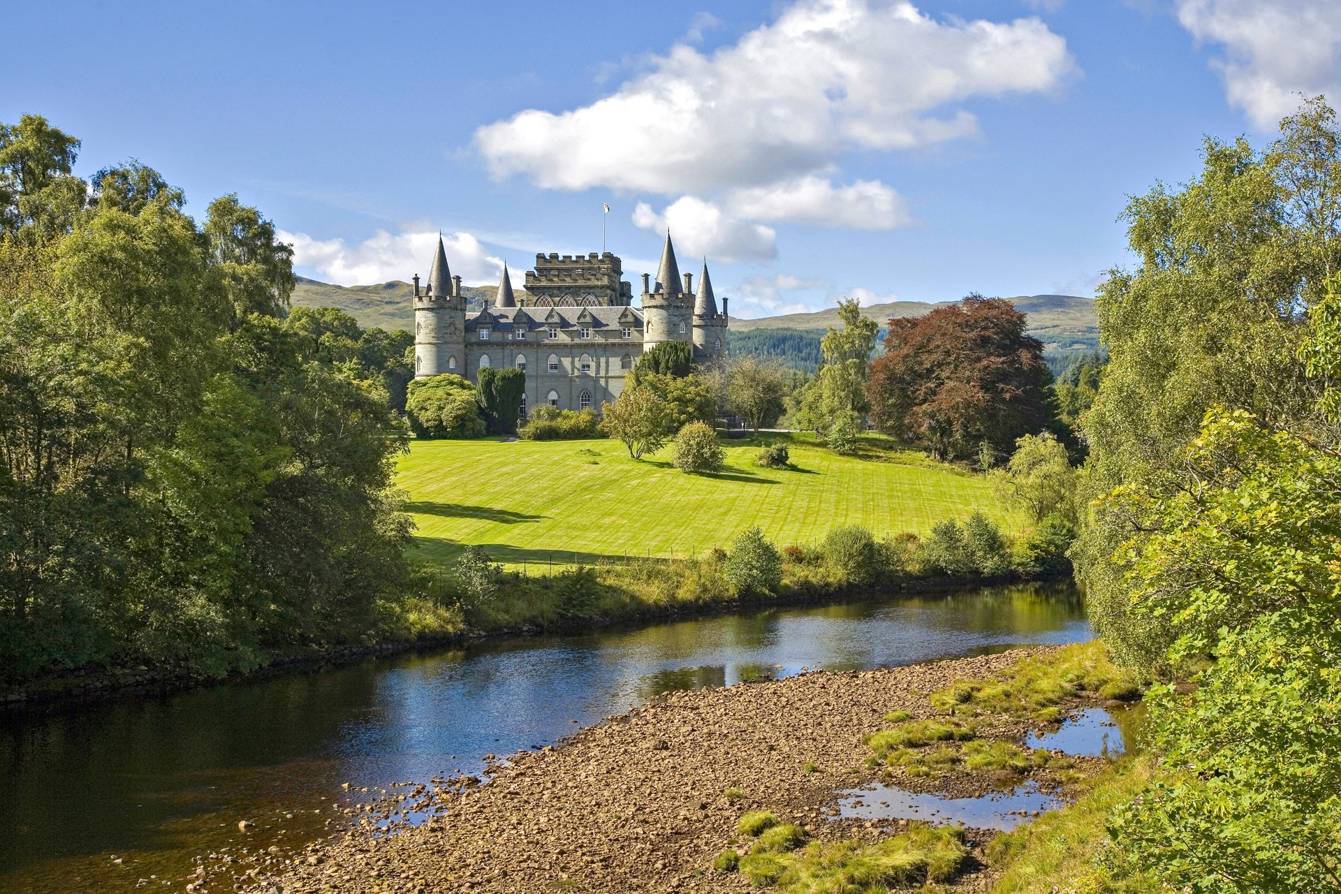 Background image - Inveraray Castle