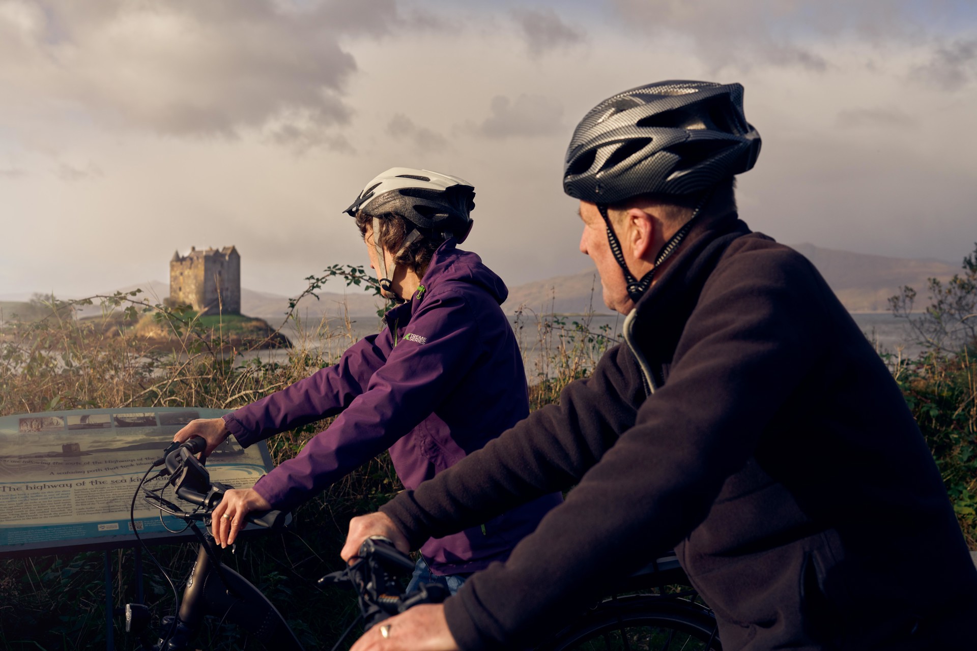 Background image - Bike_Cycling_Castle Stalker_StephenSweeneyPhotography