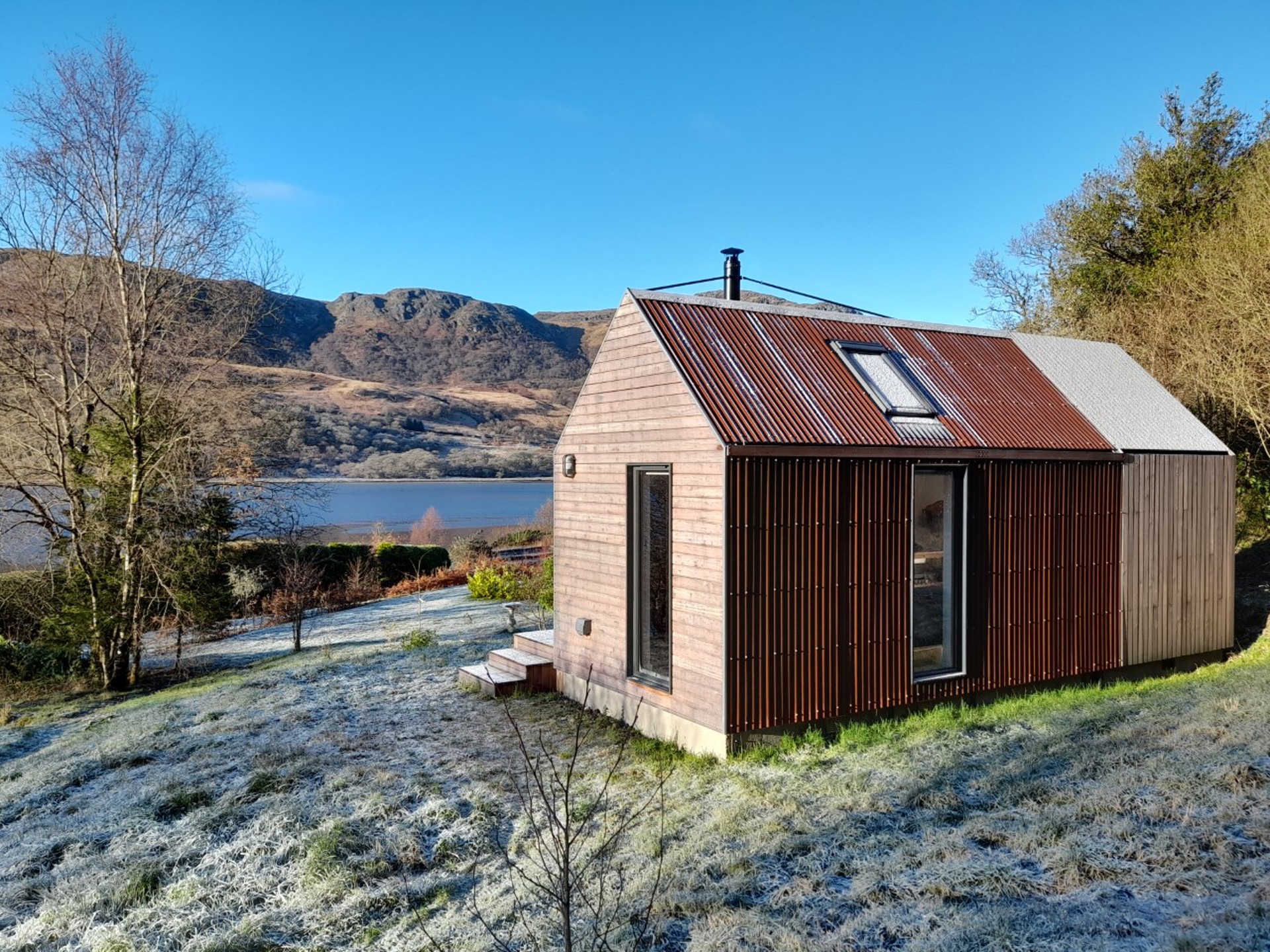 Background image - LOCH RIDDON BOTHY