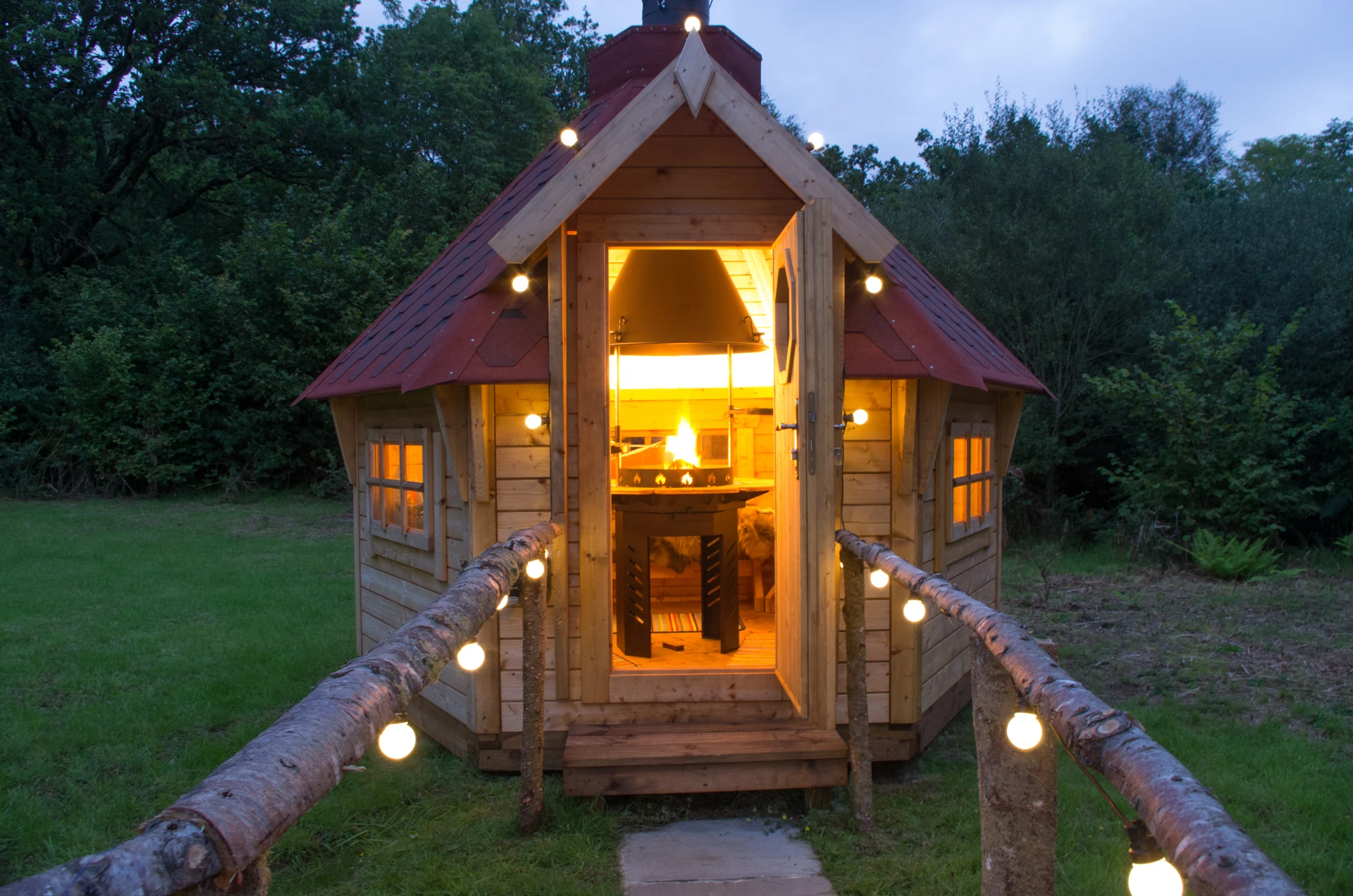 bbq_hut_2__1_.jpg