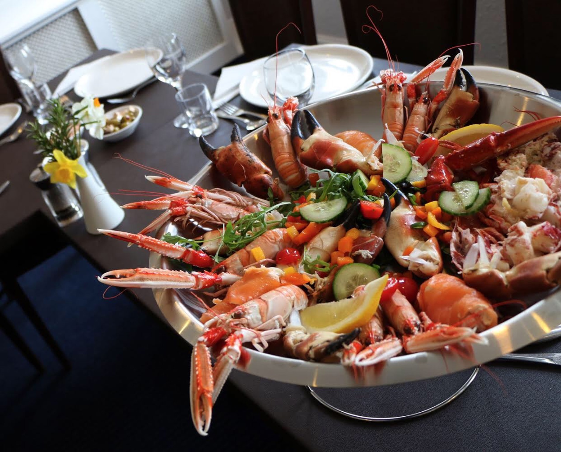 Background image - COLL HOTEL SEAFOOD PLATTER