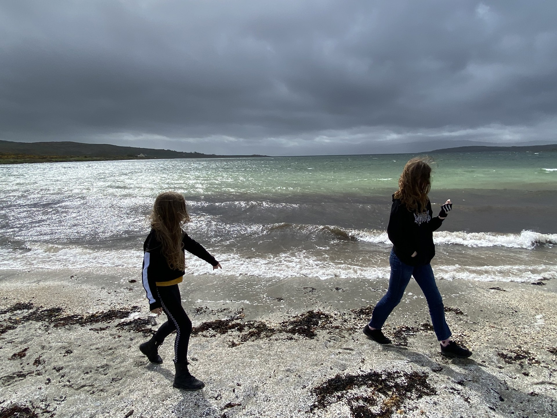 Background image - ROBIN MCKELVIE Bute Beaches