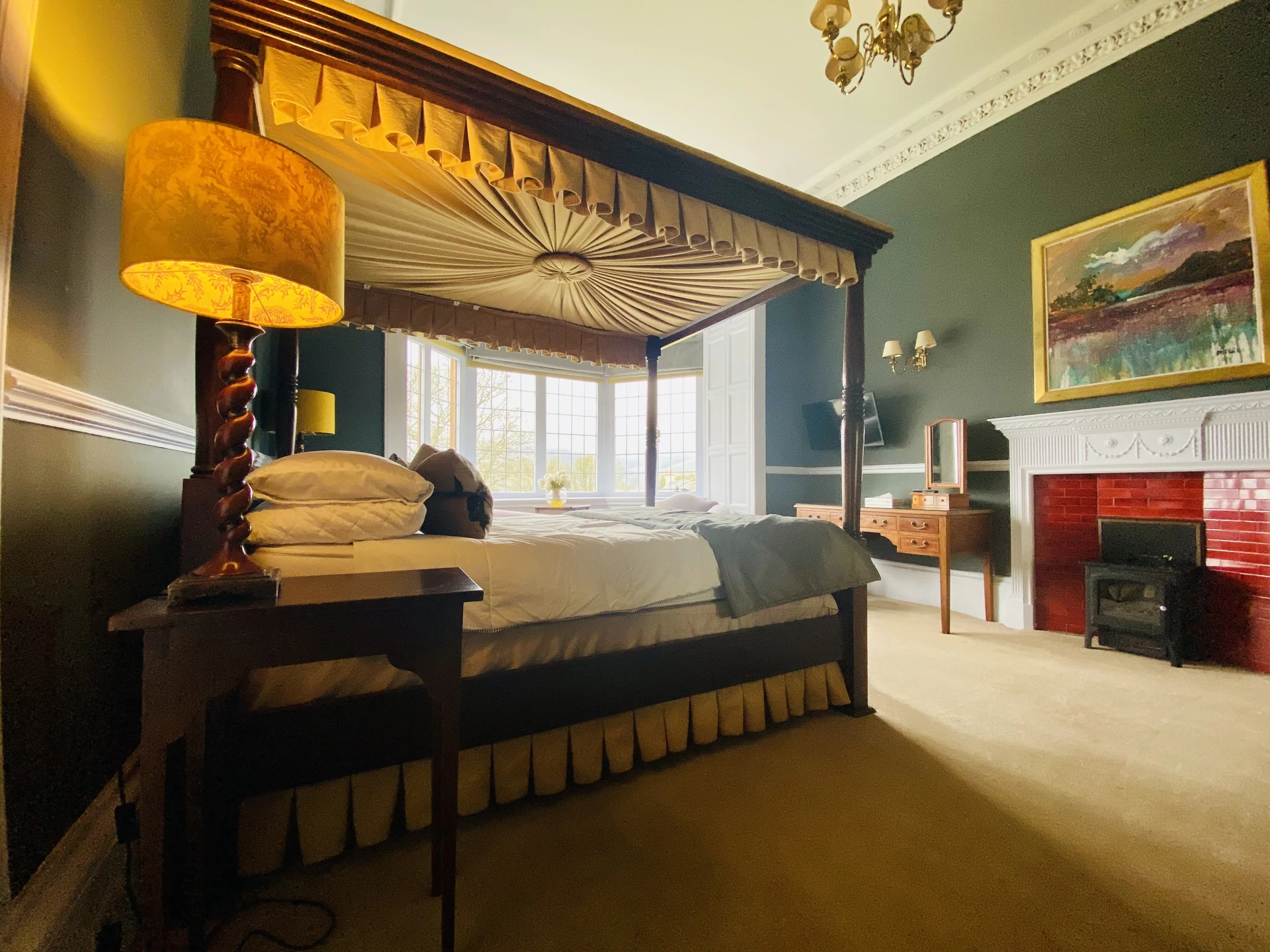 room_2_master_bedroom.jpg
