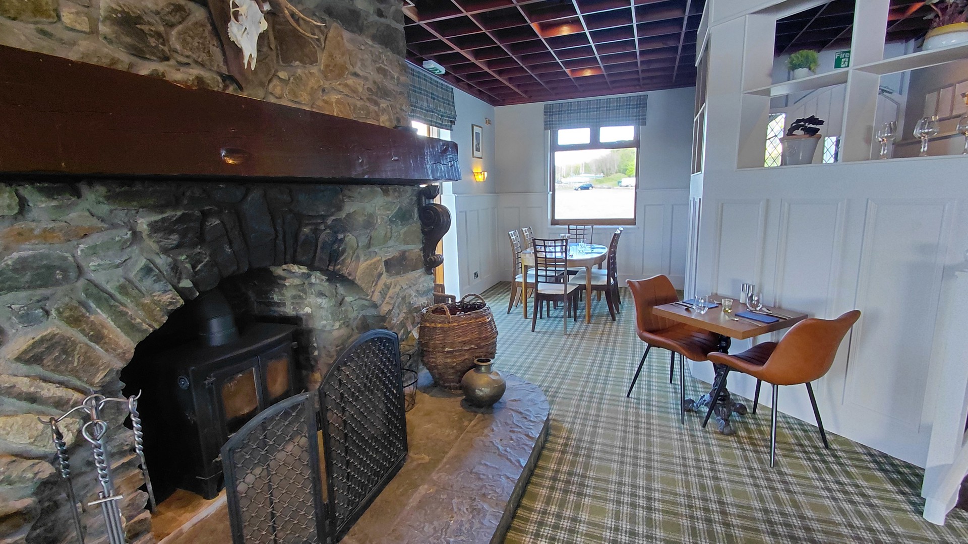 Background image - loti_fireplace.jpg