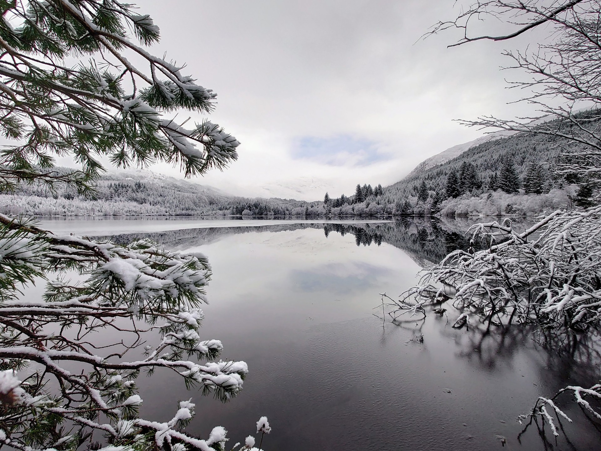 Background image - Heathery Heights Gleann Dubh Reservoir In Winter