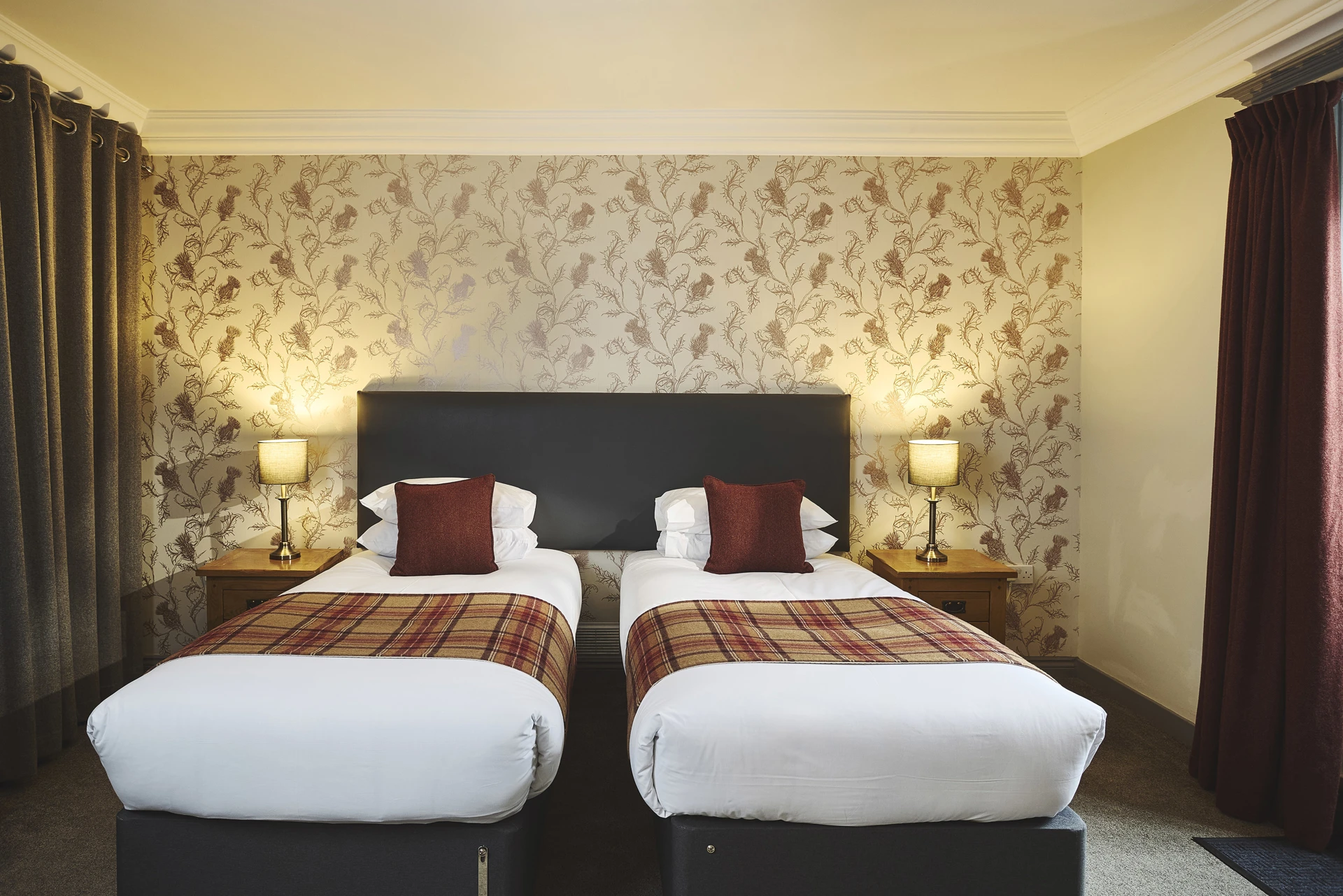 room_2_712.jpg
