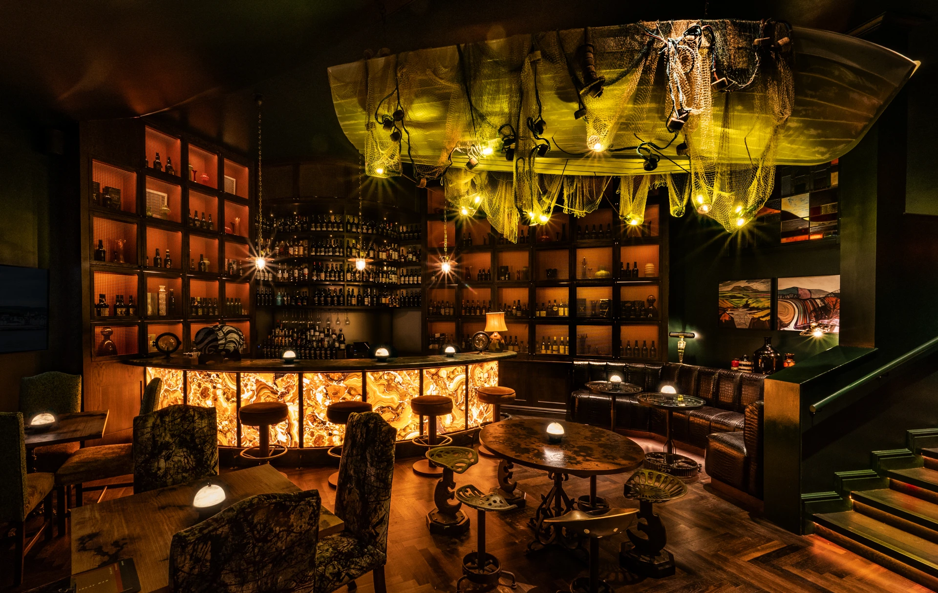 the_islay_bar_-_sim_canetty_clarke__1_.jpg