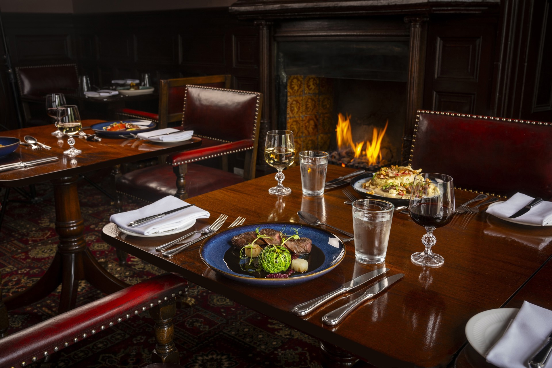 Background image - Knipoch Hotel Cosy Restaurant Offers
