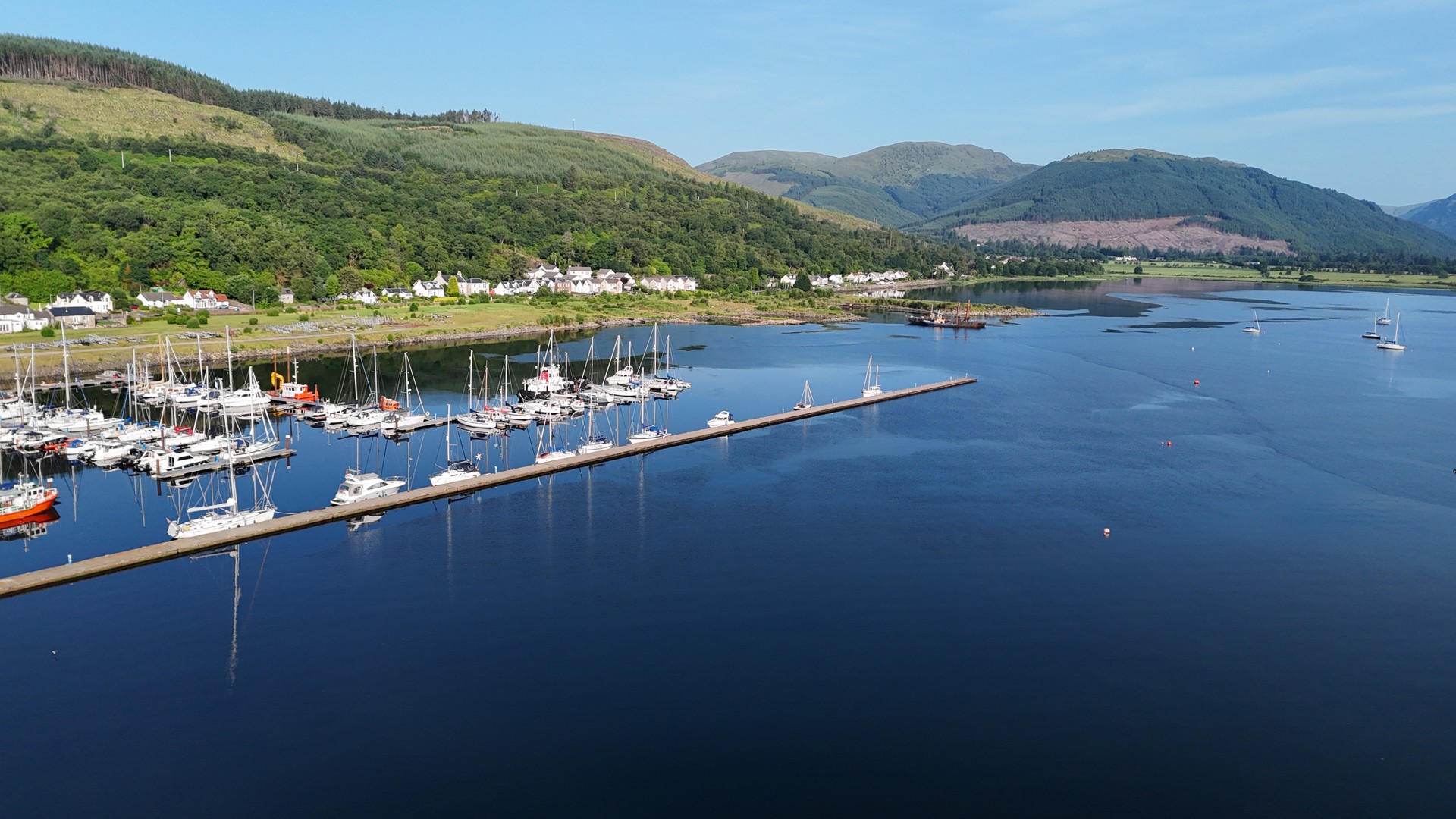Background image - holy_loch_marina__6_.jpg
